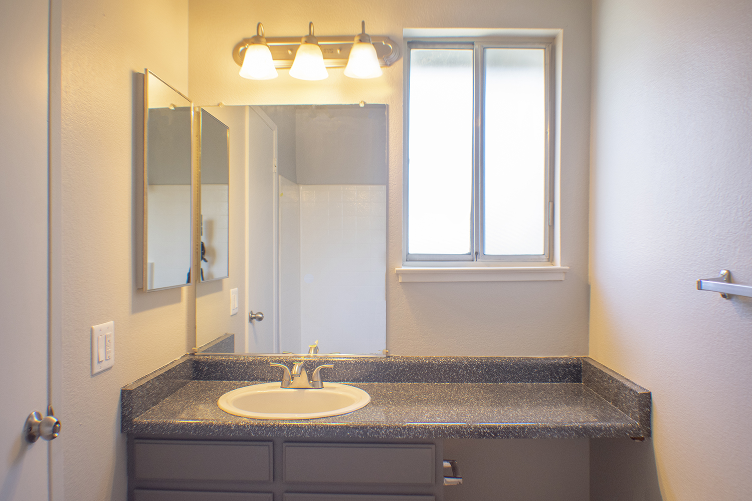 Willow Creek Villas Sparks NV One Bedroom Bathroom Kromer